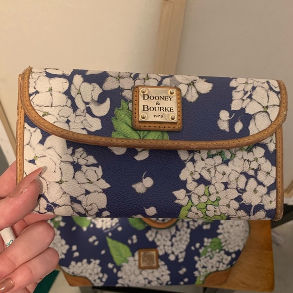 Dooney and Bourke handbag and wallet - Picture 3 of 5